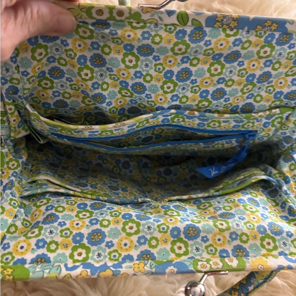 Vera Bradley Set/2 ‘English Meadow’ Floral Tote Bag and Kisslock Shoulder Bag - Picture 10 of 11